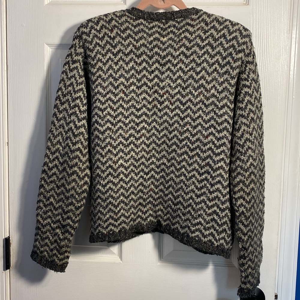 Paul Harris Design Button Down Sweater, Medium - Picture 2 of 6